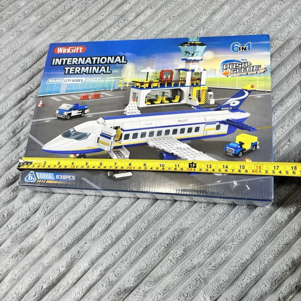 WinGift passenger airplane